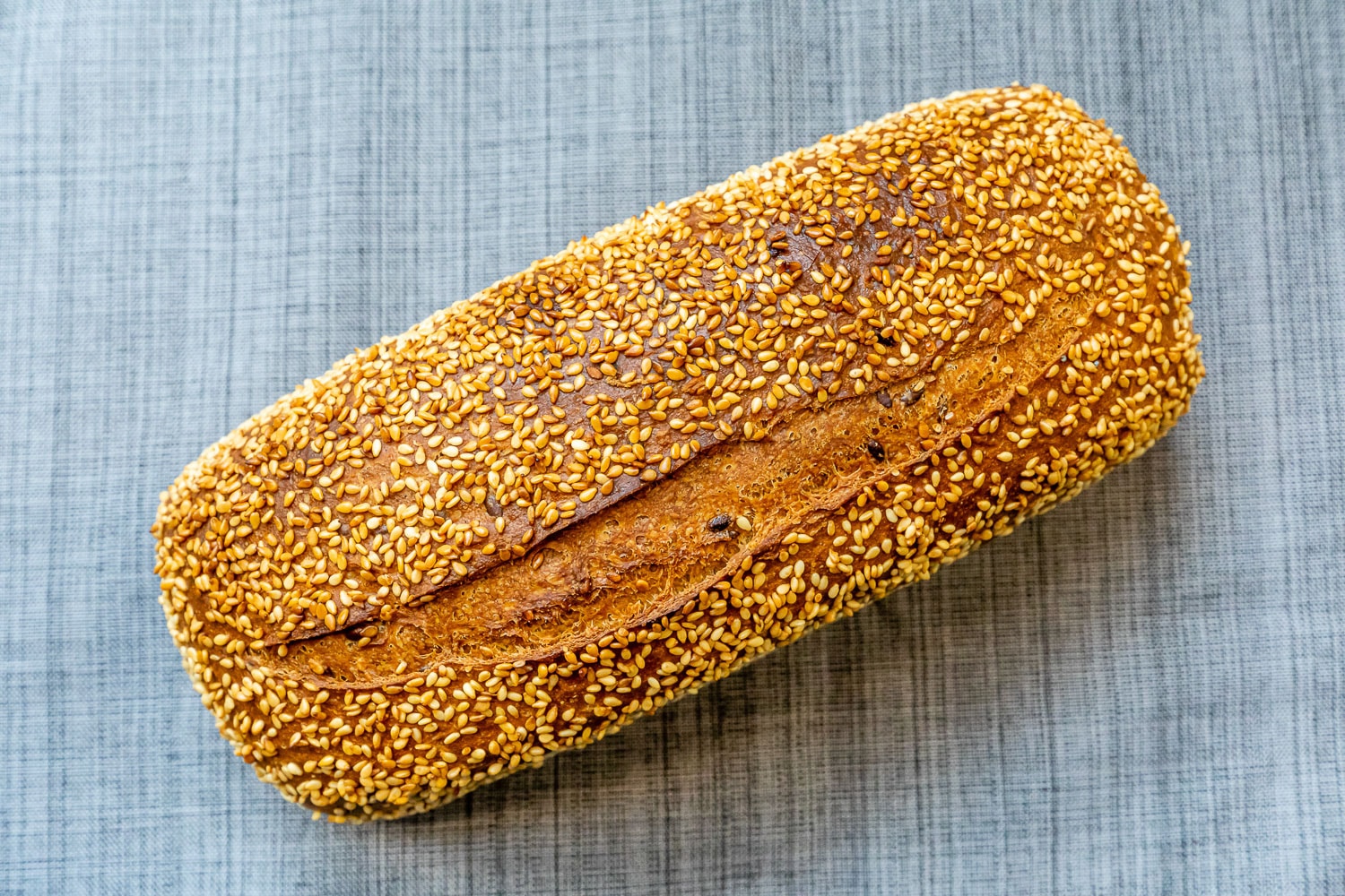 Sesam Brot mit Biga - Brotbackrezept